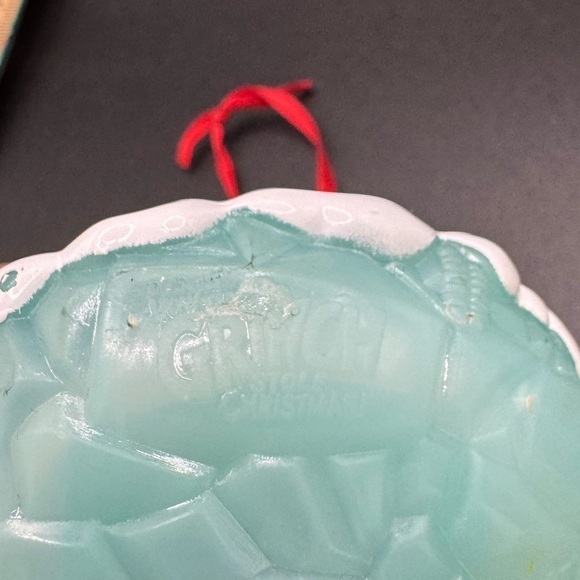 How The Grinch Stole Christmas Dog Max In Snow Christmas Ornament Top Spins VTG - Picture 9 of 9